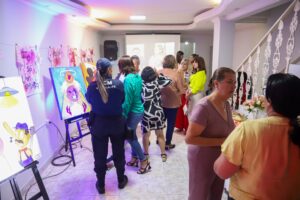 Em Vitória, exposição da Secretaria Executiva da Mulher conscientiza sobre violência doméstica através de pinturas