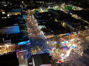 Vitória abre comemorações dos 400 anos com Avenida 17 de Janeiro lotada