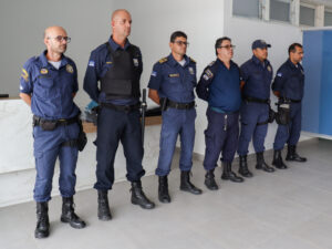 Secretaria de Defesa Social e Segurança Cidadã entrega novo fardamento para a Guarda Civil Municipal e certificados de curso de formação