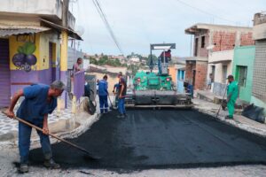Seis ruas do bairro Jardim São Pedro são contempladas com capeamento asfáltico