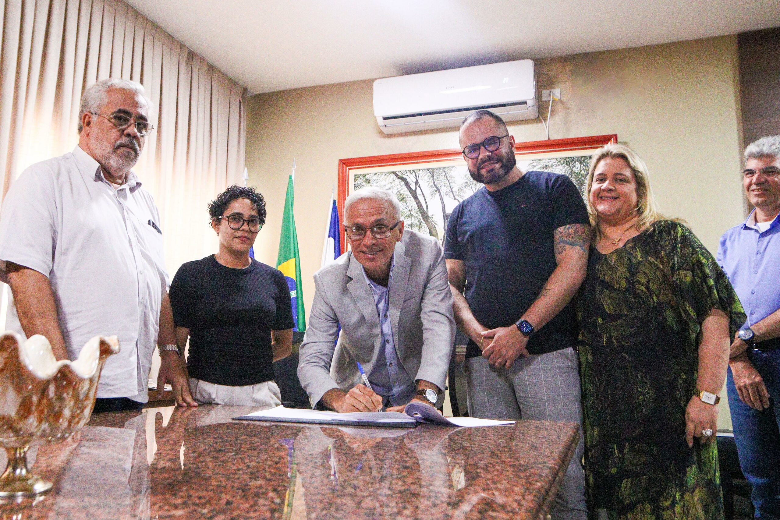 Prefeito Paulo Roberto sanciona lei e garante o pagamento do Piso Salarial para Enfermagem em Vitória de Santo Antão