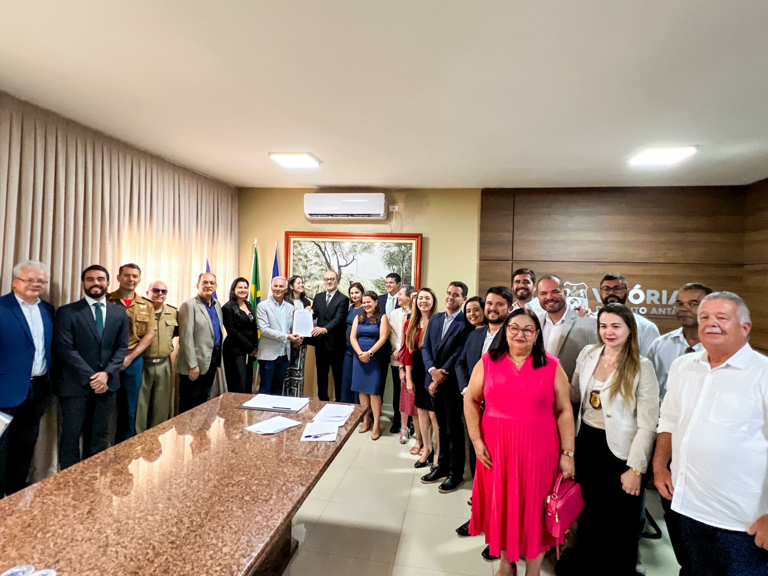 Vitória de Santo Antão é o primeiro município do estado a assinar cooperação para formação de Comitê Intersetorial Regional da Primeira Infância