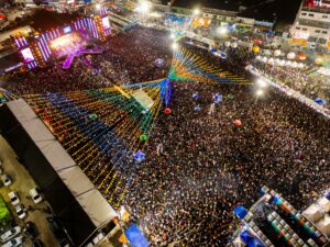 Cerca de 80 mil pessoas acompanham Xand Avião, Jonas Esticado e Tarcísio do Acordeon em noite histórica do Vitória do Pé de Serra