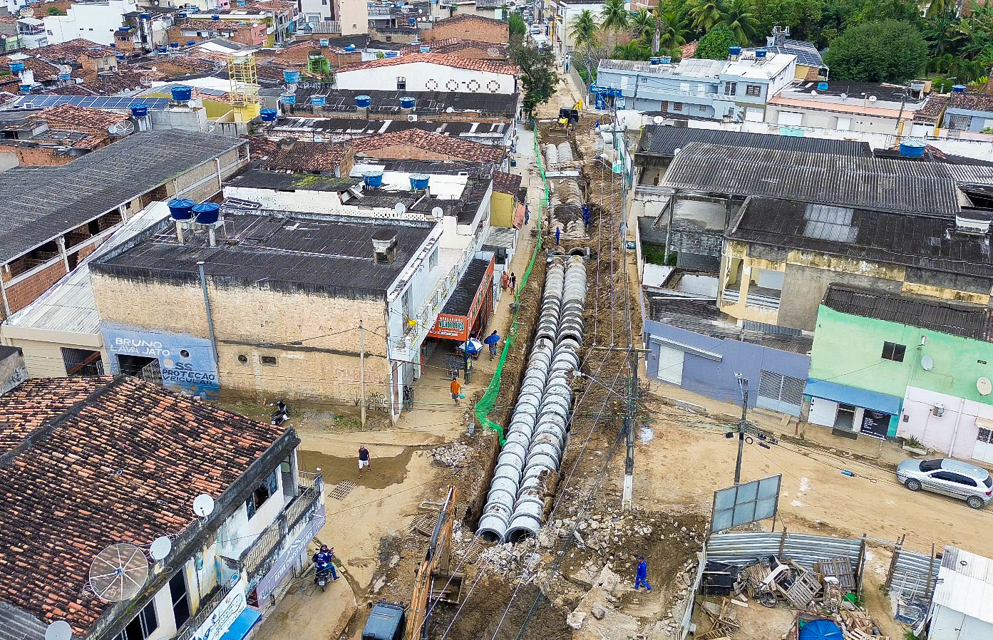 Obras de drenagem avançam na Rua dos Borges   