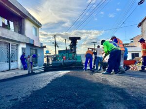 Prefeitura de Vitória inicia serviços de recapeamento asfáltico no bairro Mário Bezerra